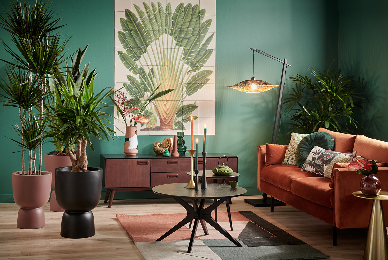 Zó style je je dressoirkast op twee manieren