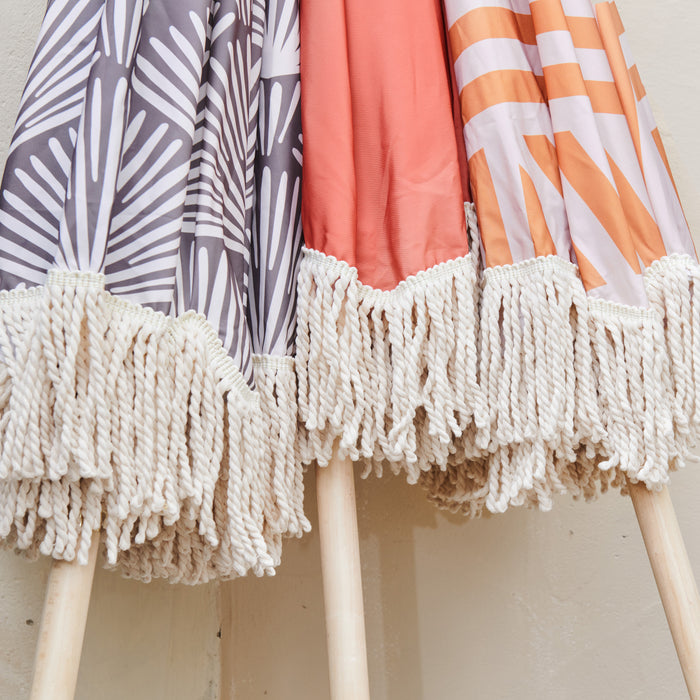 by fonQ basic Tassel Parasol Ø 200 cm - Terra