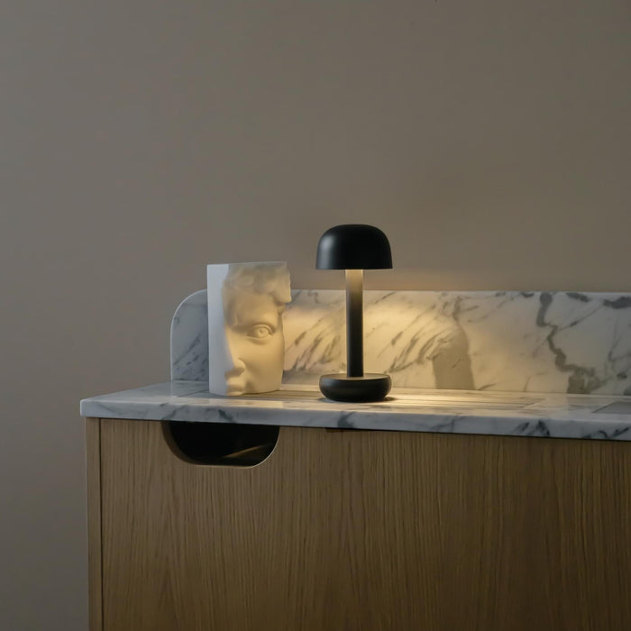 Humble Two Oplaadbare Tafellamp - Black