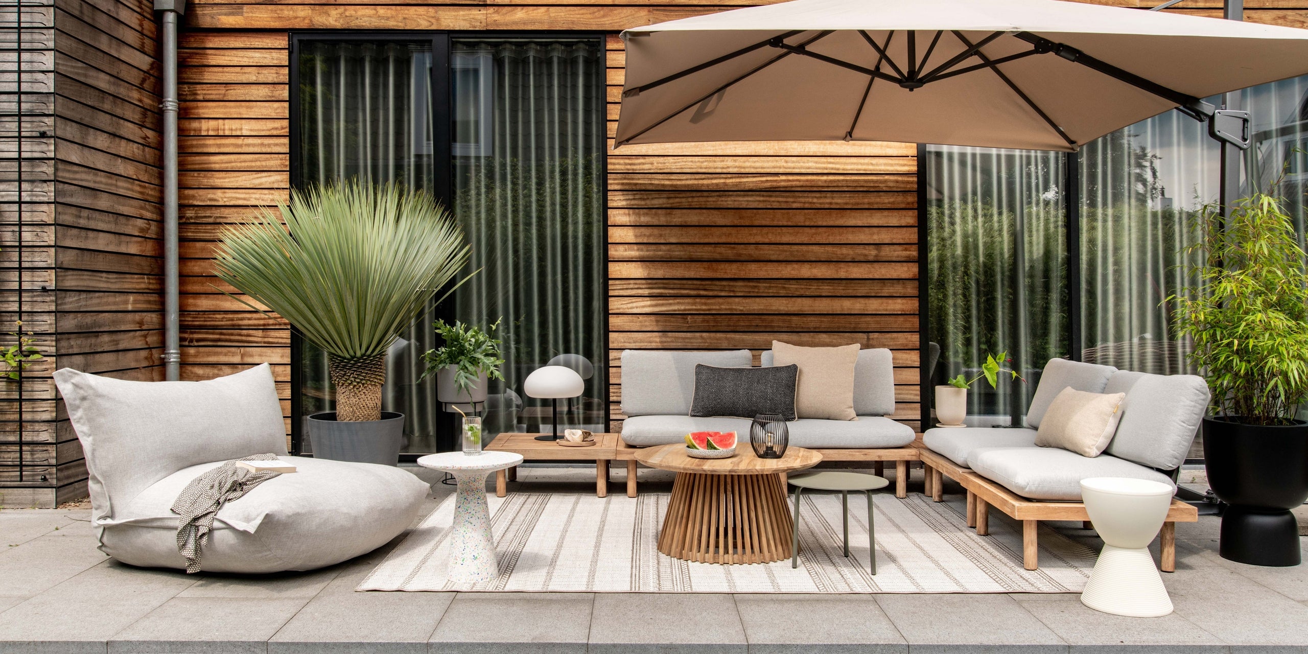 Binnen naar buiten halen doe je met deze meubels en accessoires!