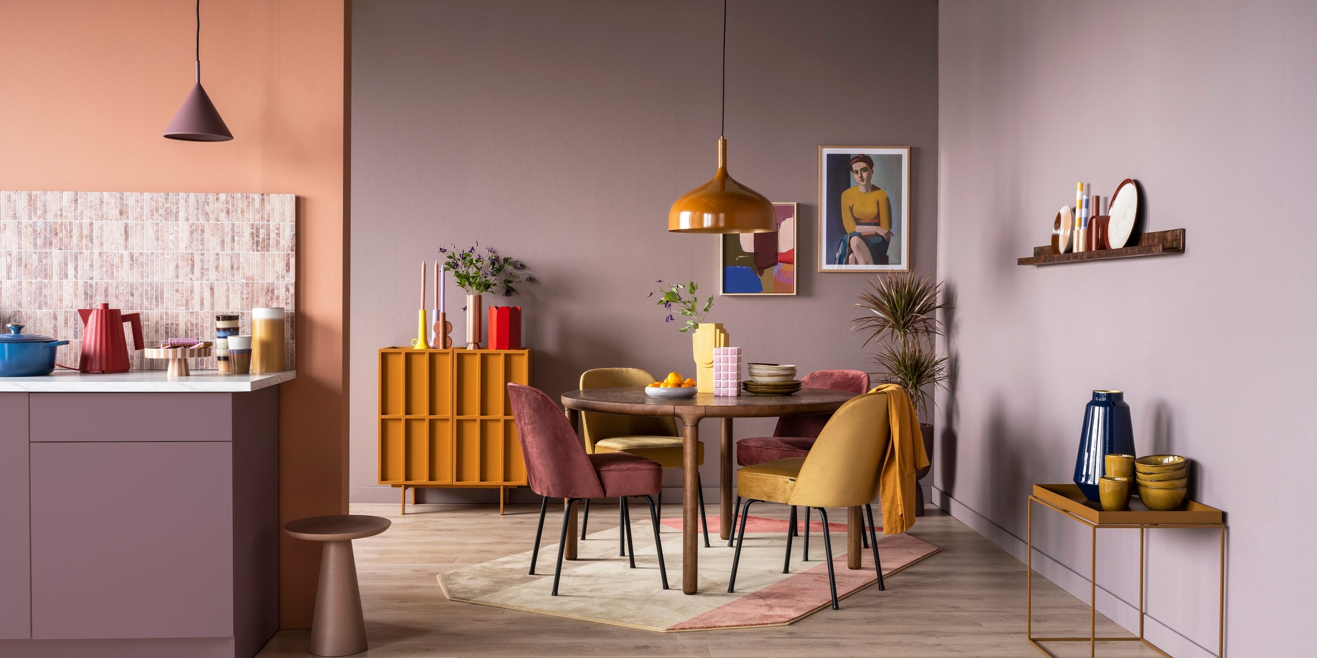 Een sfeervolle eetkamer vol najaarskleuren