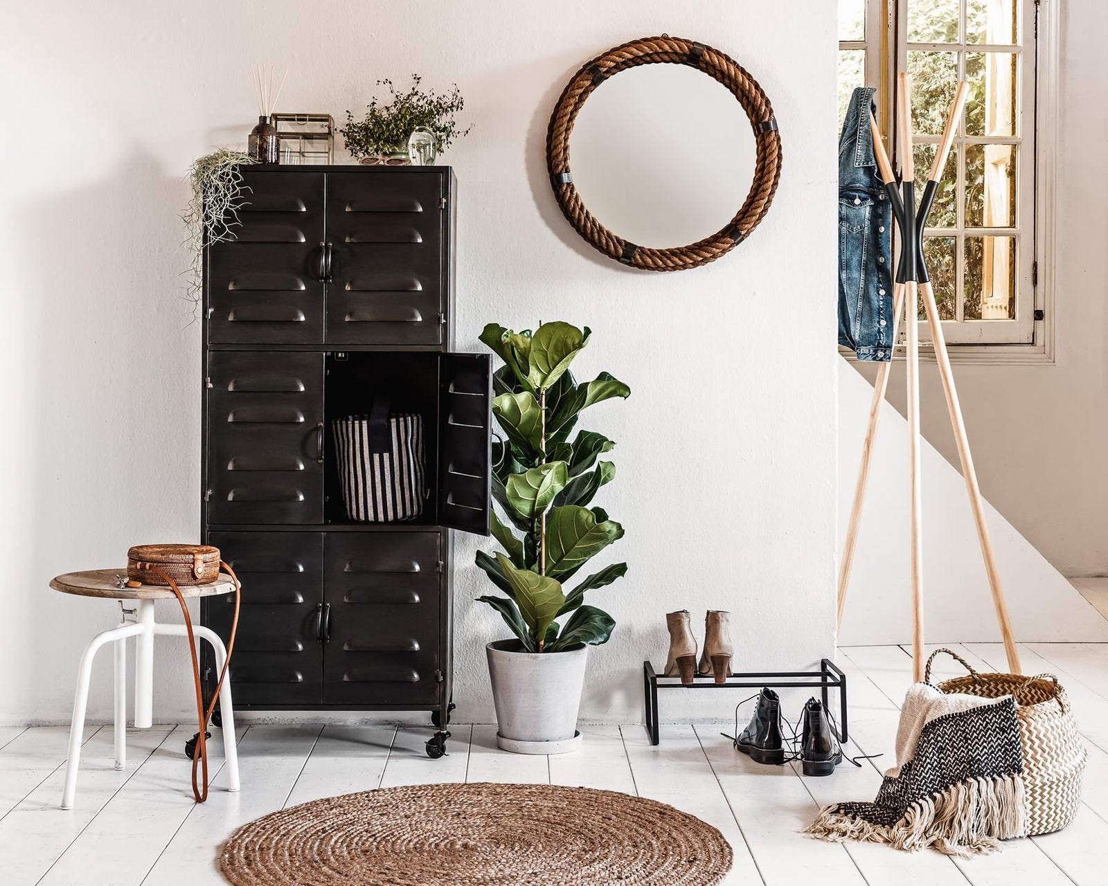 Shop de look: landelijke hal met stoer randje