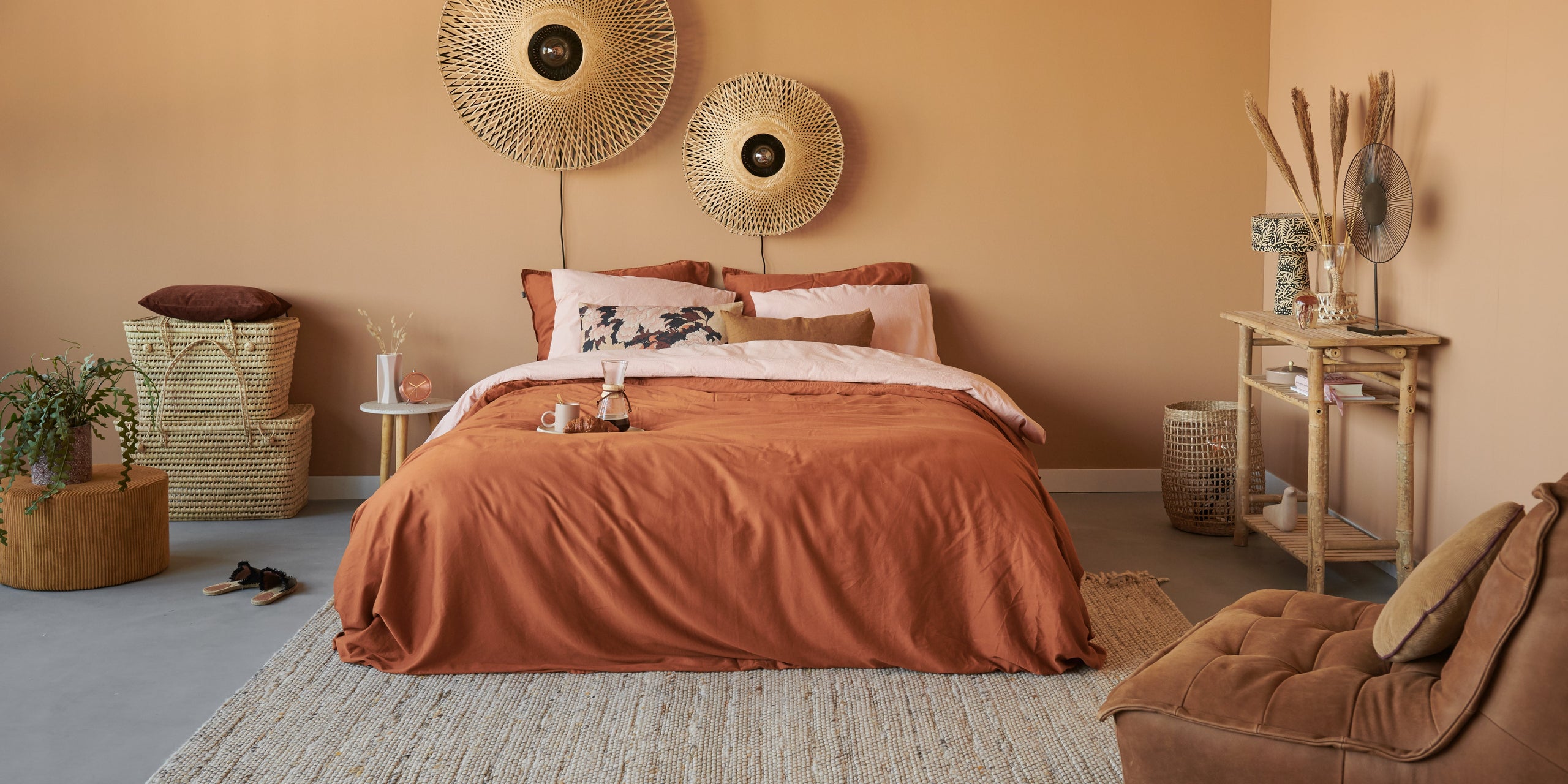 Shop de look: warm terra & pink in de slaapkamer