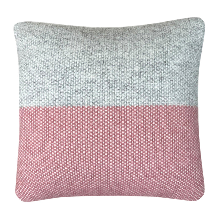 Malagoon Festivity Wool Sierkussen 45 x 45 cm - Dawn Pink
